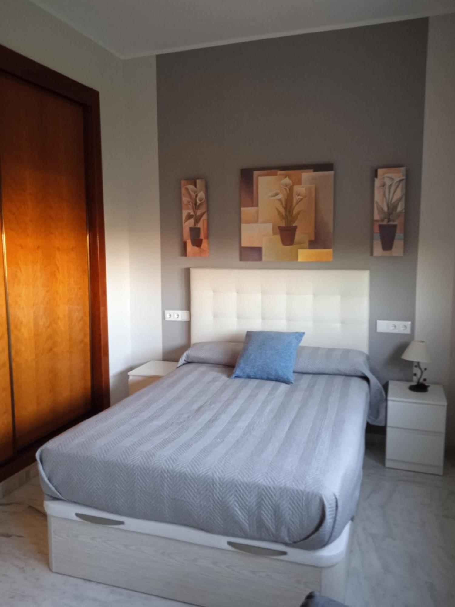 Fibes Lux Sevilla Este. Sevilha Exterior foto